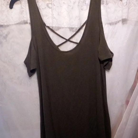 CUT out, criss cross back top - Picture 7 of 7